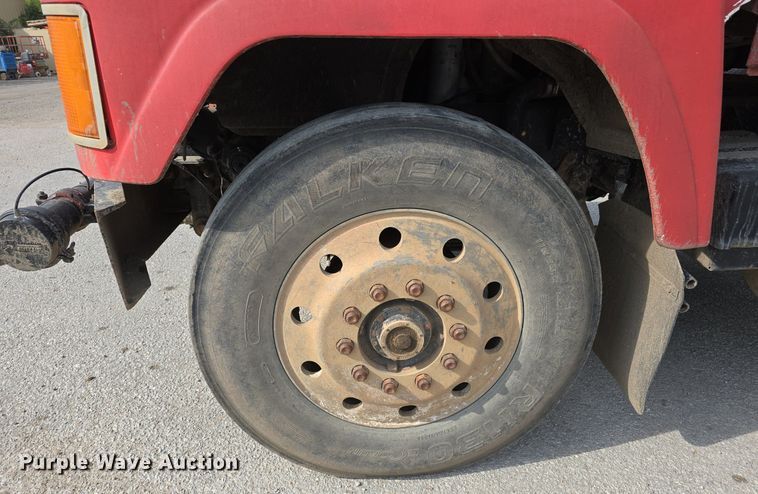 image for item DS4810 1991 Mack  CH613 water truck