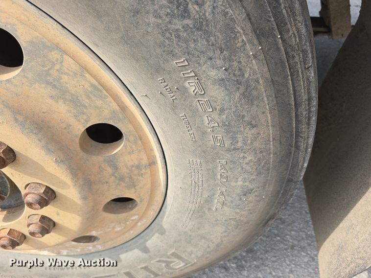 image for item DS4810 1991 Mack  CH613 water truck