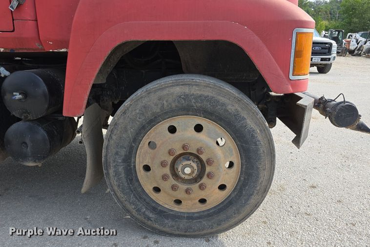 image for item DS4810 1991 Mack  CH613 water truck