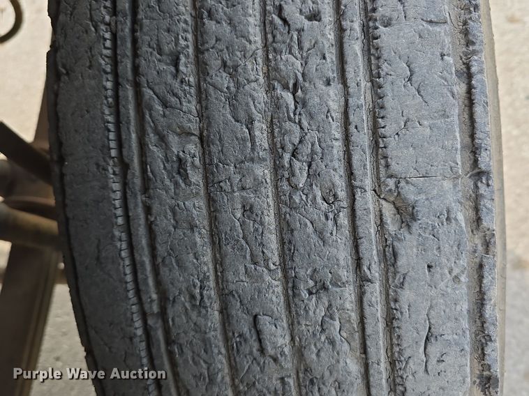 image for item DS4810 1991 Mack  CH613 water truck