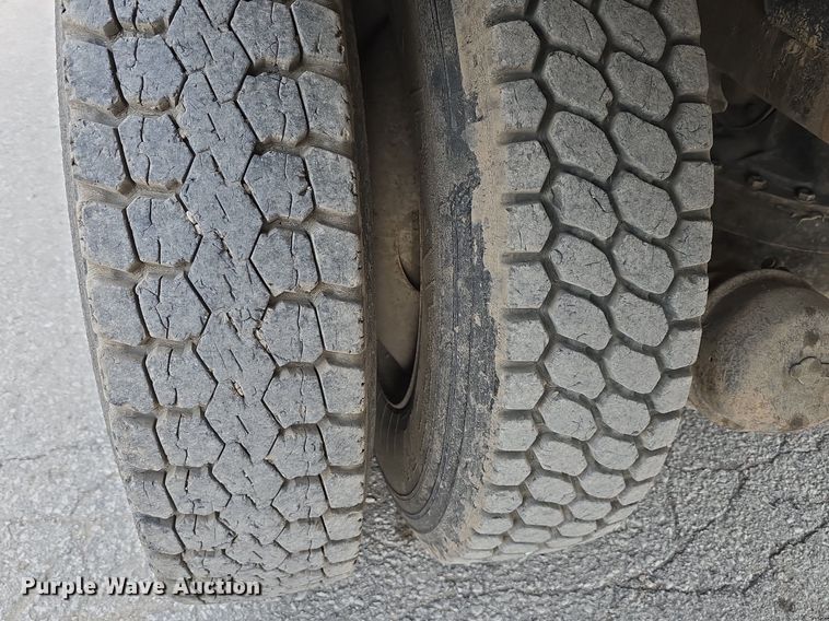 image for item DS4810 1991 Mack  CH613 water truck