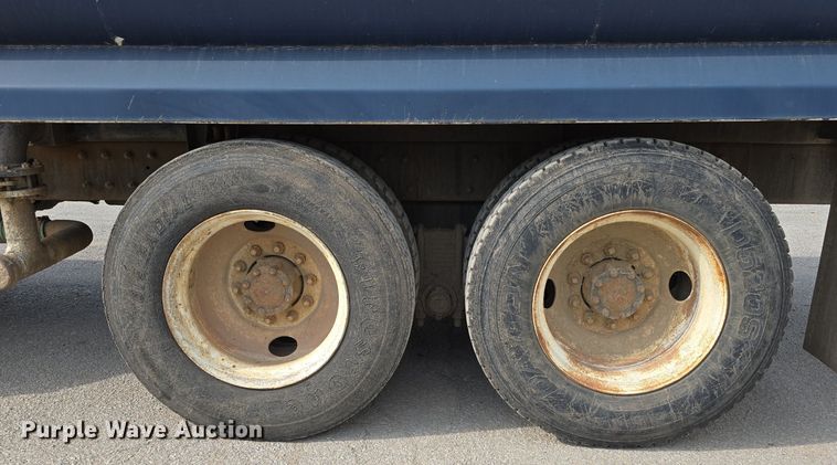 image for item DS4810 1991 Mack  CH613 water truck