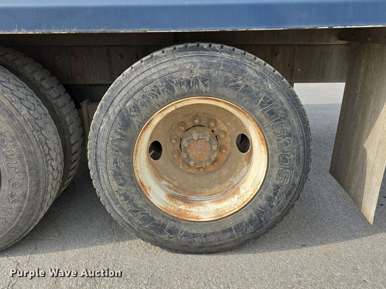 image for item DS4810 1991 Mack  CH613 water truck