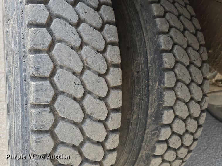 image for item DS4810 1991 Mack  CH613 water truck