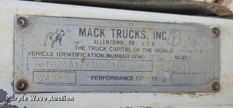 image for item DS4810 1991 Mack  CH613 water truck