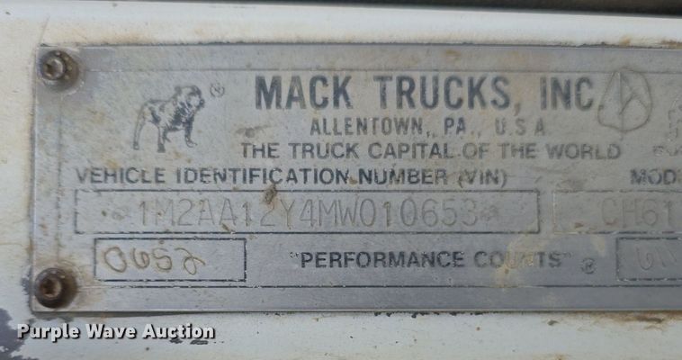 image for item DS4810 1991 Mack  CH613 water truck