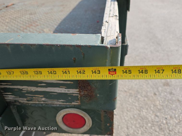 image for item DS4812 2000 International Harvester 4700 flatbed truck