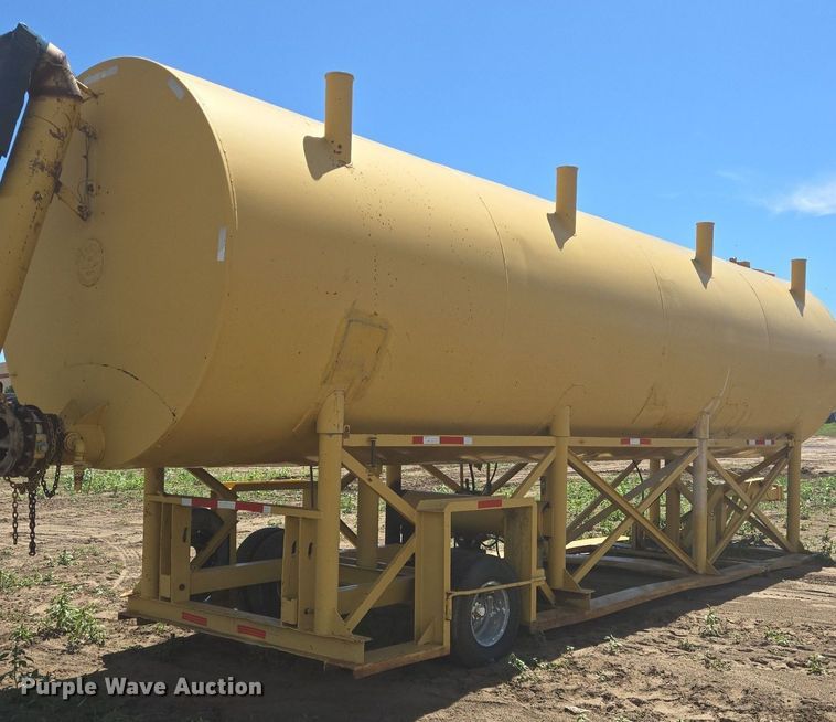 image for item DS7503 1965 Klein KPT-120 water tank