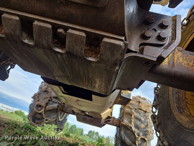 image for item DS7511 1996 Caterpillar 515 skidder