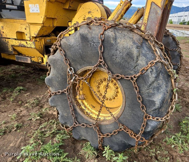 image for item DS7511 1996 Caterpillar 515 skidder