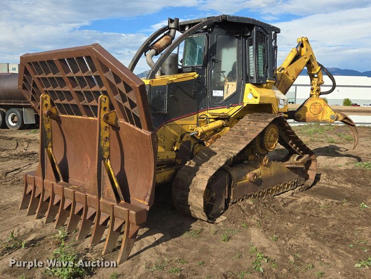 image for item DS7512 1999 Caterpillar 517 skidder
