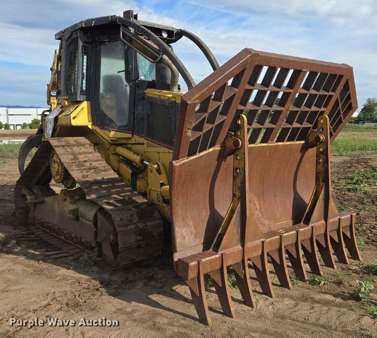 image for item DS7512 1999 Caterpillar 517 skidder