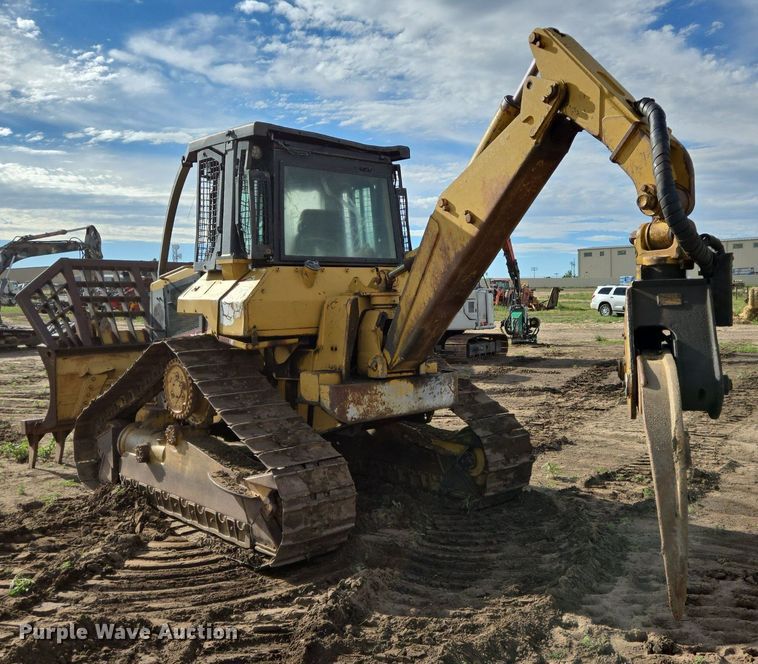 image for item DS7512 1999 Caterpillar 517 skidder