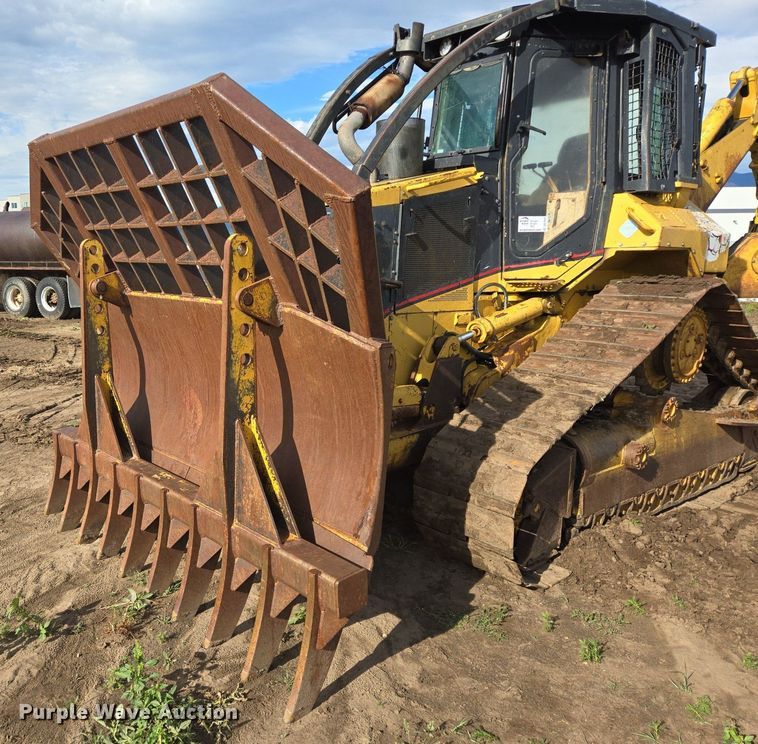 image for item DS7512 1999 Caterpillar 517 skidder