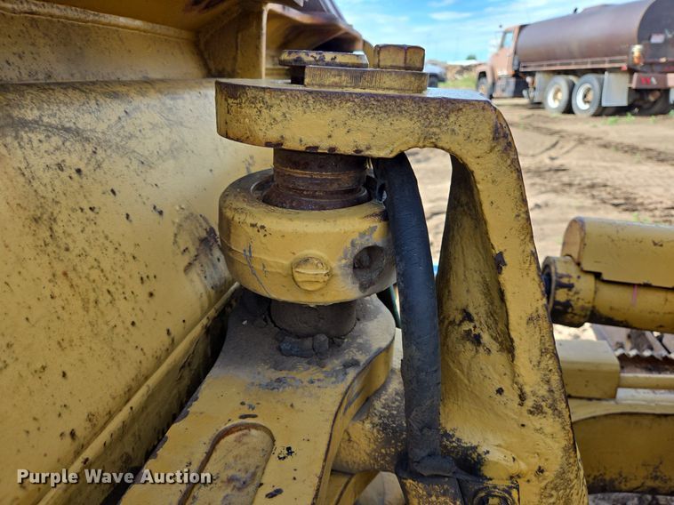 image for item DS7512 1999 Caterpillar 517 skidder