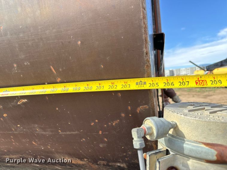 image for item DS7513 1977 Ford 9000 water truck