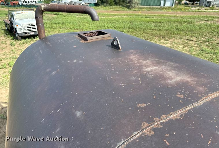 image for item DS7513 1977 Ford 9000 water truck