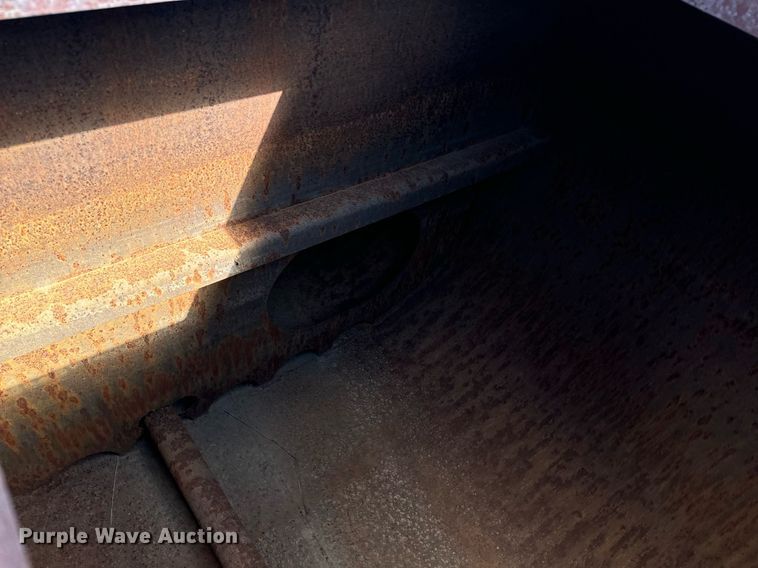 image for item DS7513 1977 Ford 9000 water truck