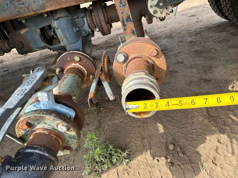 image for item DS7513 1977 Ford 9000 water truck