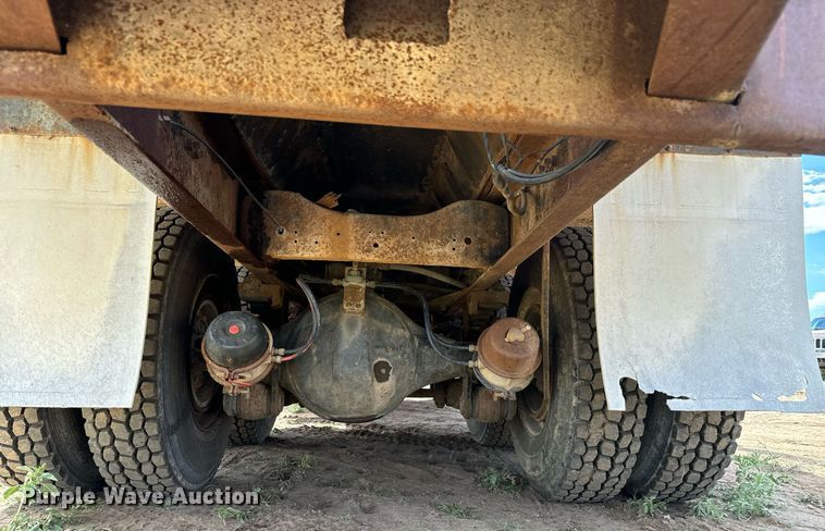 image for item DS7513 1977 Ford 9000 water truck