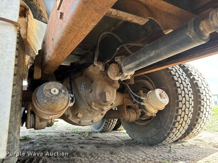 image for item DS7513 1977 Ford 9000 water truck