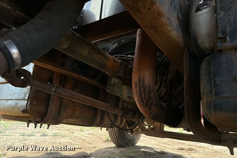 image for item DS7513 1977 Ford 9000 water truck