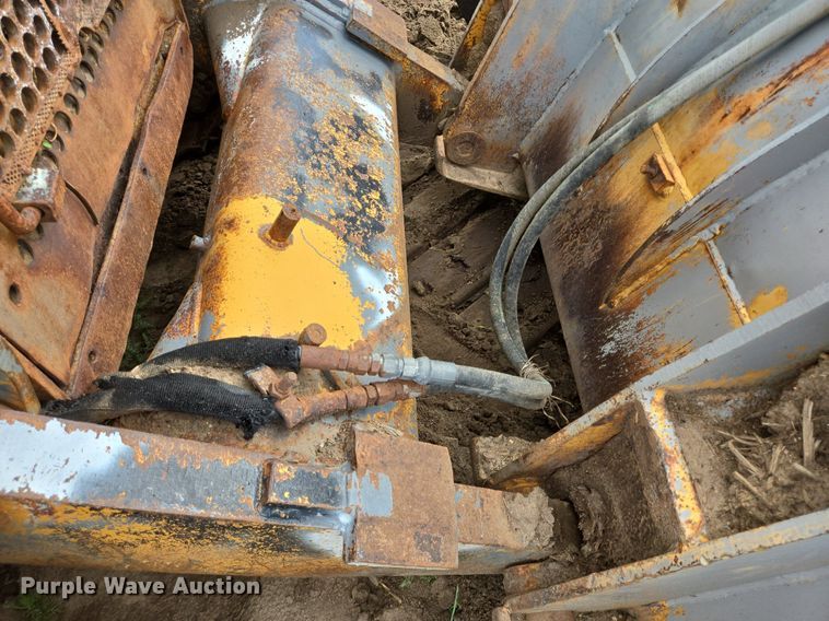 image for item DS7514 Case 1155 track loader