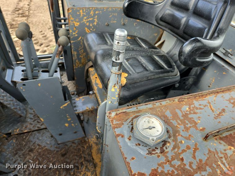 image for item DS7514 Case 1155 track loader