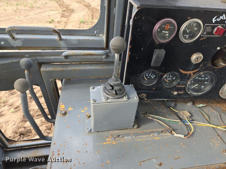 image for item DS7514 Case 1155 track loader