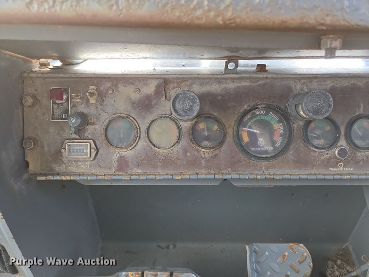 image for item DS7514 Case 1155 track loader