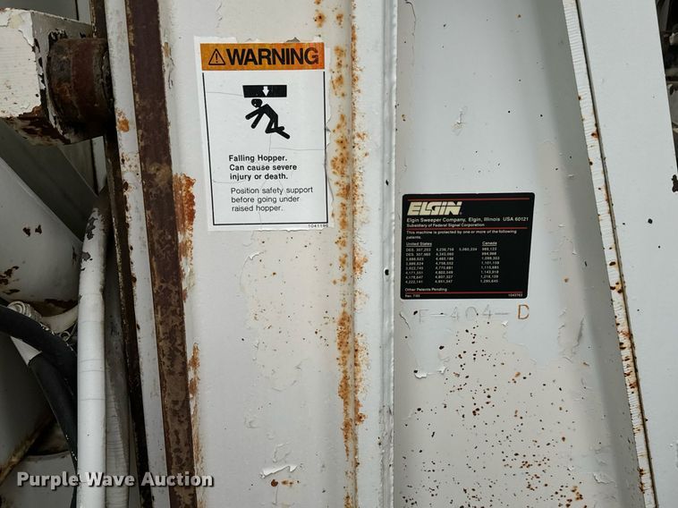 image for item DS7517 1993 GMC Elgin Eagle street sweeper truck