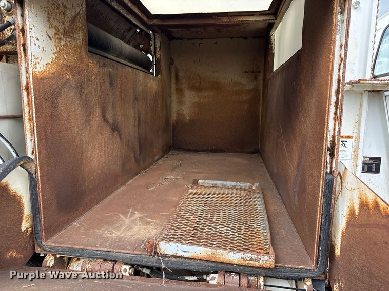 image for item DS7517 1993 GMC Elgin Eagle street sweeper truck