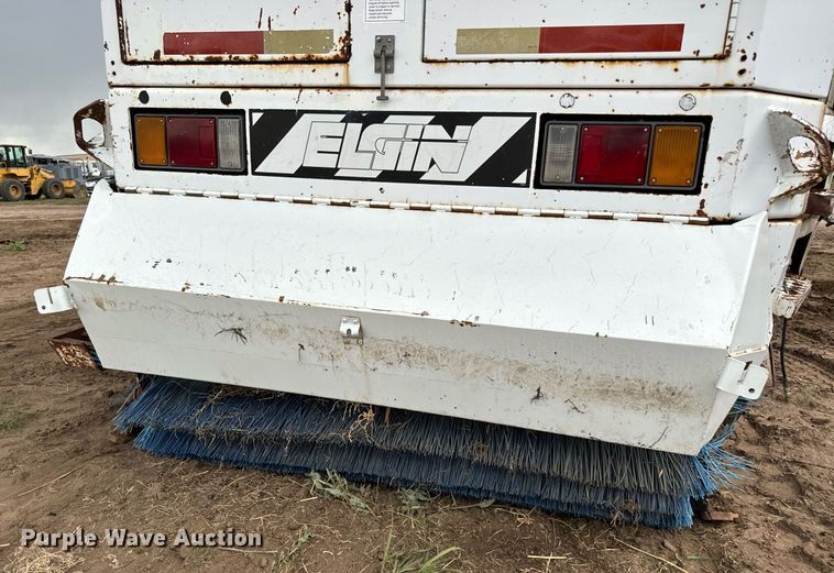 image for item DS7517 1993 GMC Elgin Eagle street sweeper truck