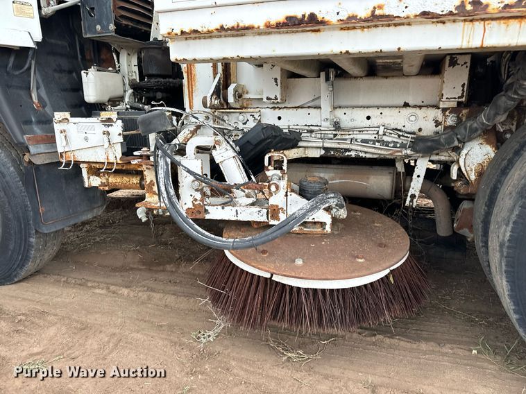 image for item DS7517 1993 GMC Elgin Eagle street sweeper truck