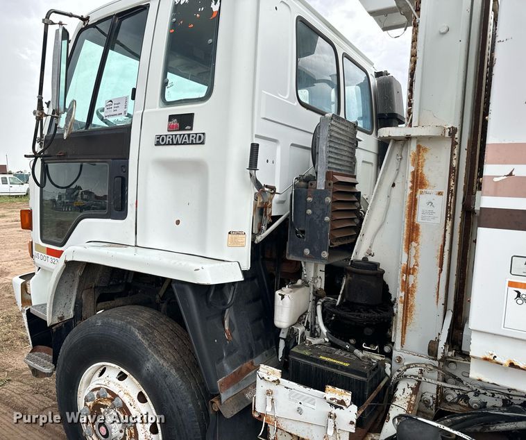 image for item DS7517 1993 GMC Elgin Eagle street sweeper truck