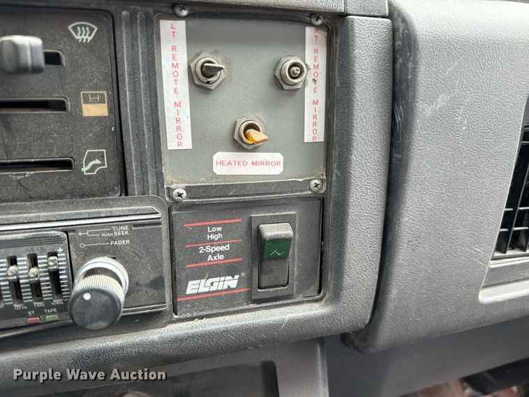 image for item DS7517 1993 GMC Elgin Eagle street sweeper truck