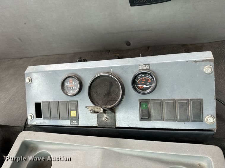 image for item DS7517 1993 GMC Elgin Eagle street sweeper truck