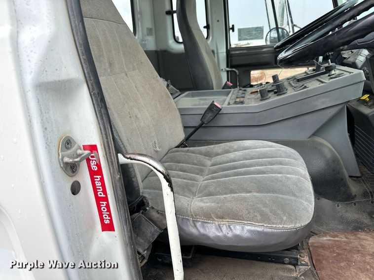 image for item DS7517 1993 GMC Elgin Eagle street sweeper truck