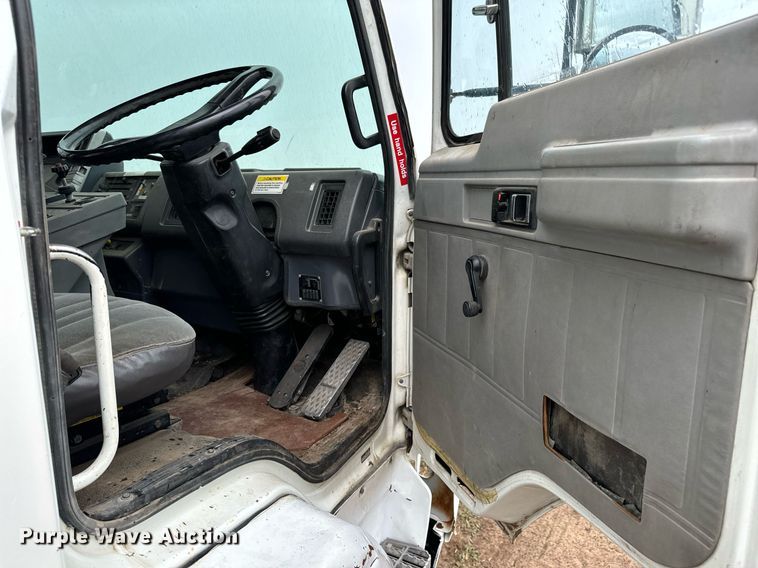 image for item DS7517 1993 GMC Elgin Eagle street sweeper truck