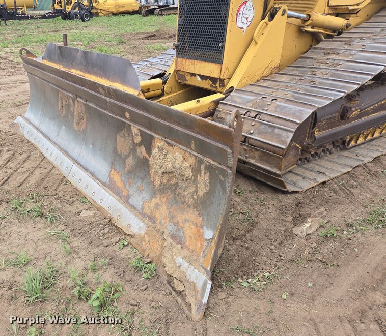 image for item DS7520 2000 Caterpillar D6M dozer