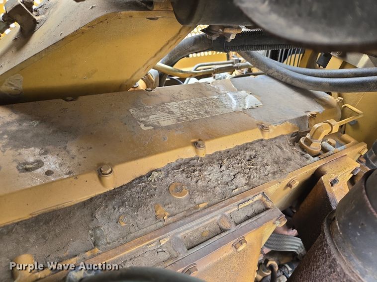 image for item DS7520 2000 Caterpillar D6M dozer