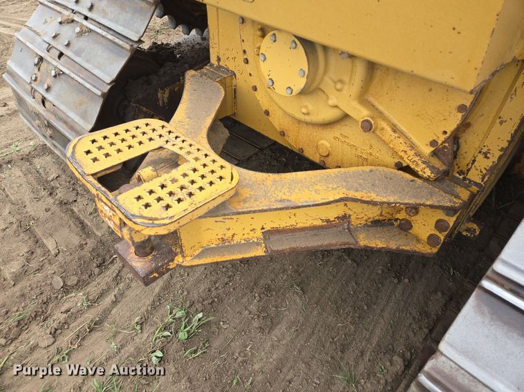 image for item DS7520 2000 Caterpillar D6M dozer