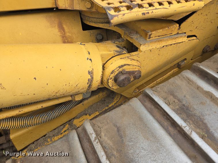 image for item DS7520 2000 Caterpillar D6M dozer