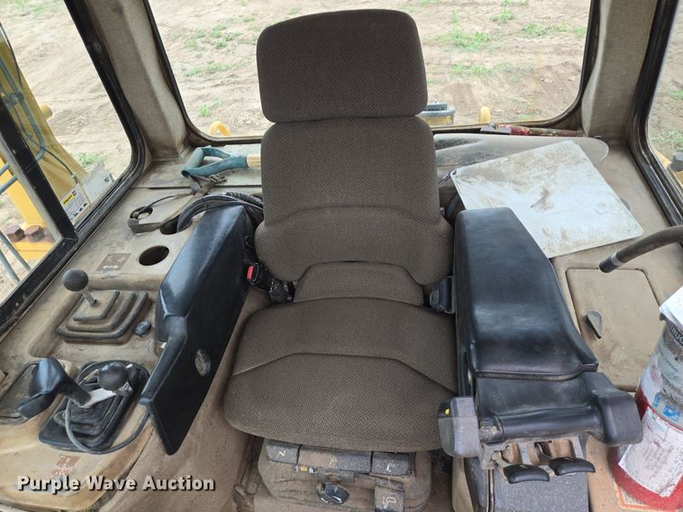 image for item DS7520 2000 Caterpillar D6M dozer