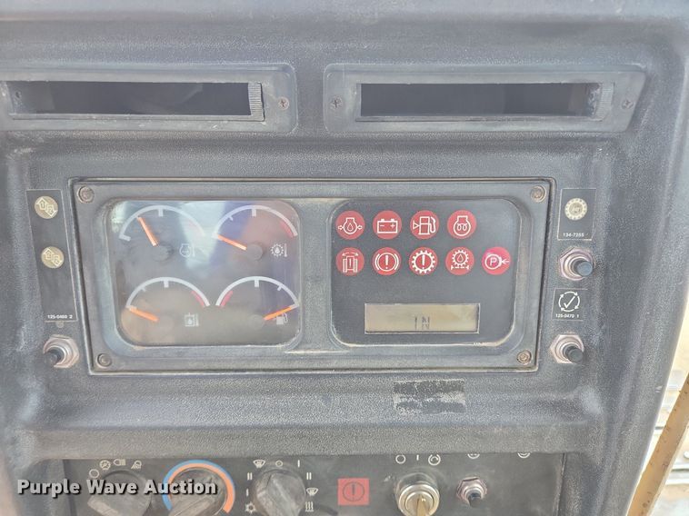 image for item DS7520 2000 Caterpillar D6M dozer