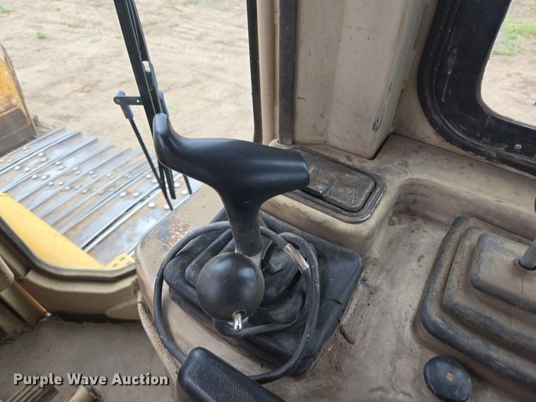 image for item DS7520 2000 Caterpillar D6M dozer