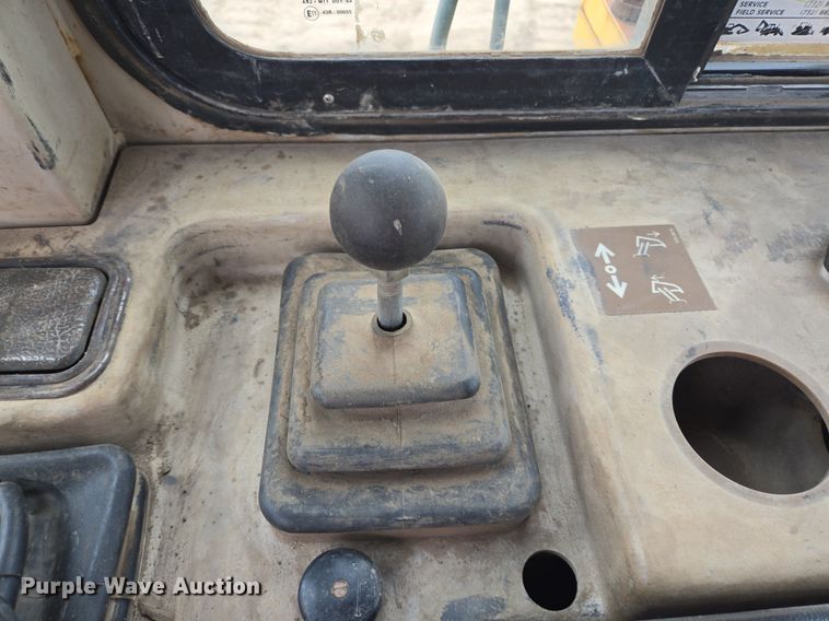 image for item DS7520 2000 Caterpillar D6M dozer