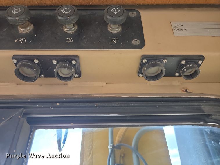 image for item DS7520 2000 Caterpillar D6M dozer