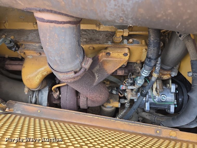 image for item DS7520 2000 Caterpillar D6M dozer