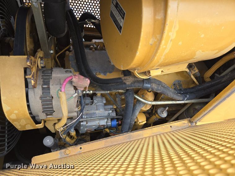 image for item DS7520 2000 Caterpillar D6M dozer